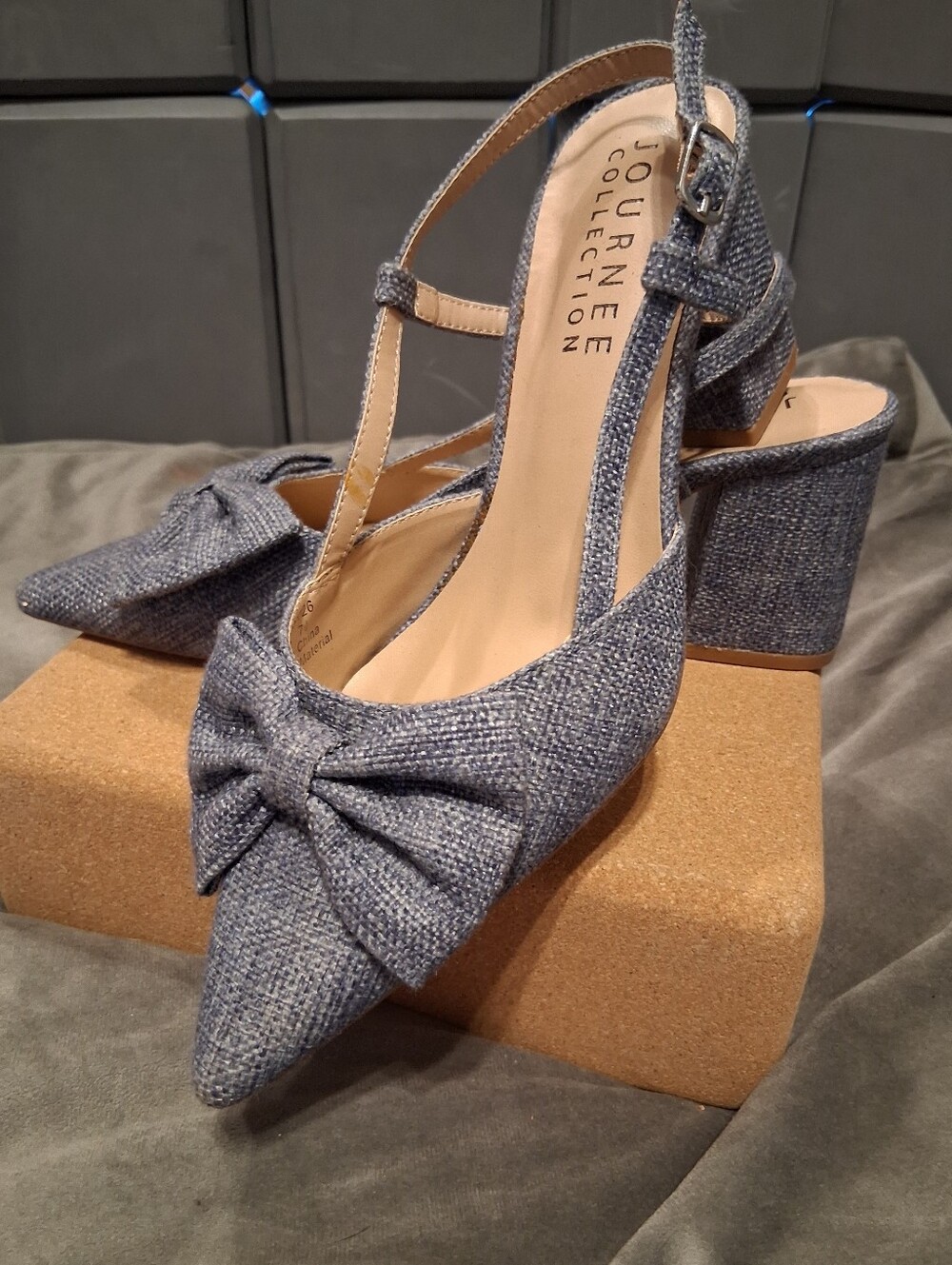 Journee Collection Tailynn Denim Bow Slingback Block Heels Size 7.5